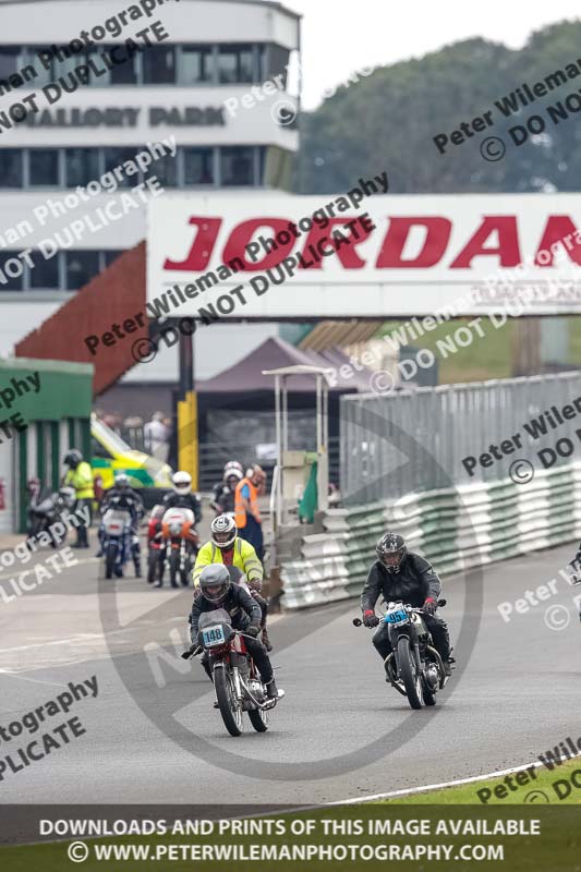 Vintage motorcycle club;eventdigitalimages;mallory park;mallory park trackday photographs;no limits trackdays;peter wileman photography;trackday digital images;trackday photos;vmcc festival 1000 bikes photographs